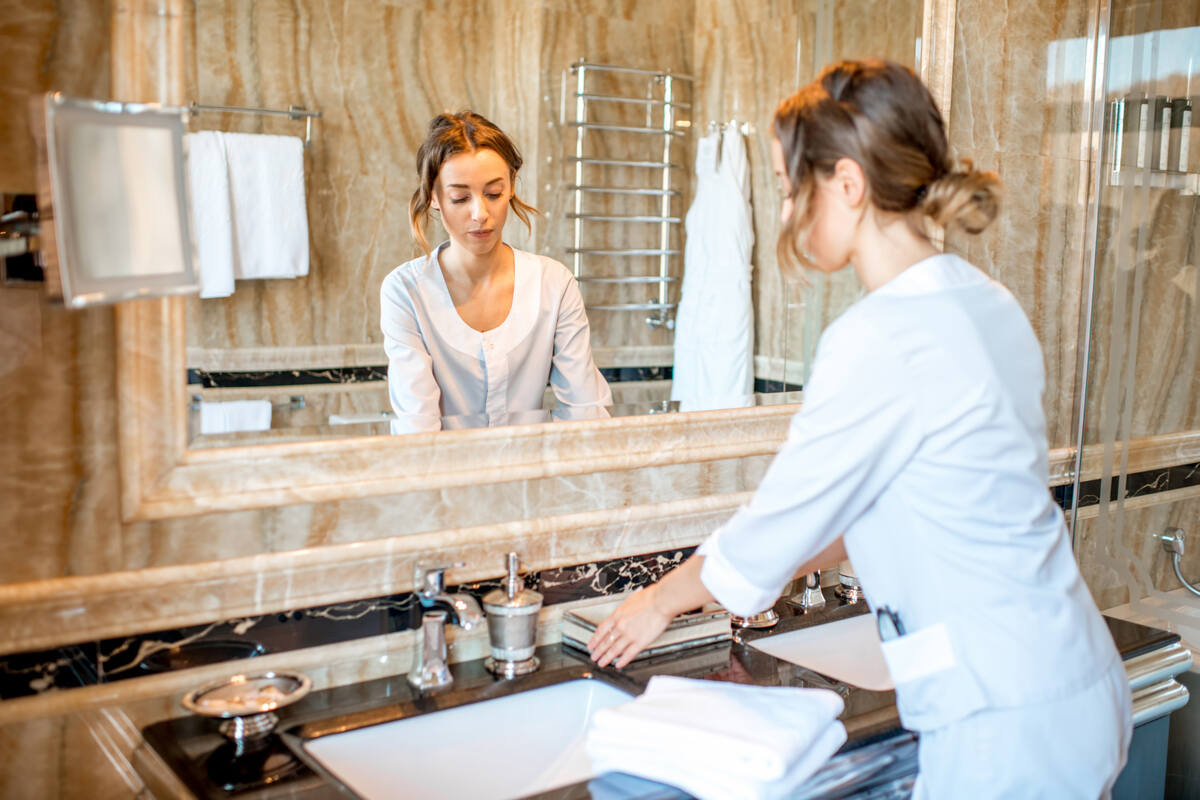 Lavabo de salle de bain moderne et tendance